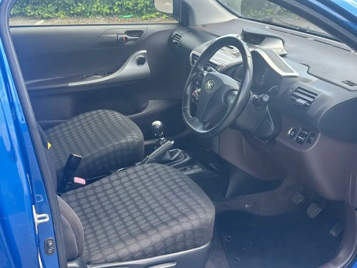 2010-toyota-iq-10-2-big-15