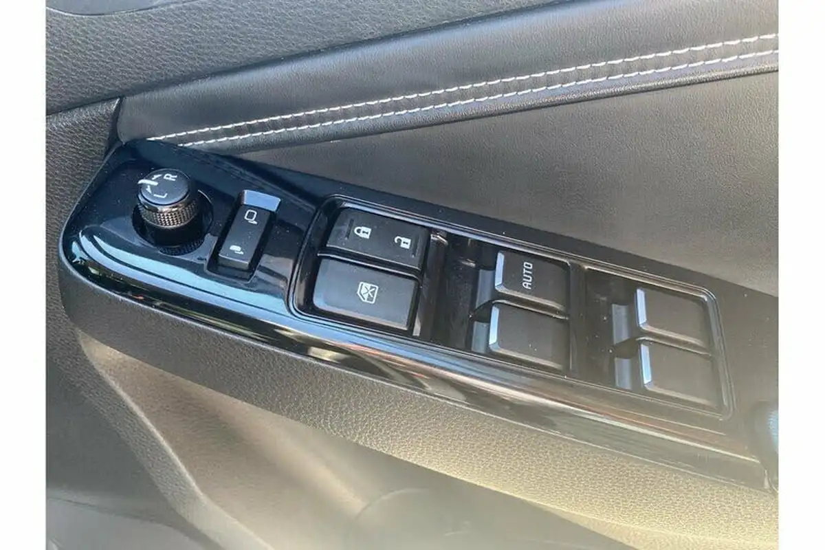2022-isuzu-d-max-19td-dl40-pick-up-auto-big-11