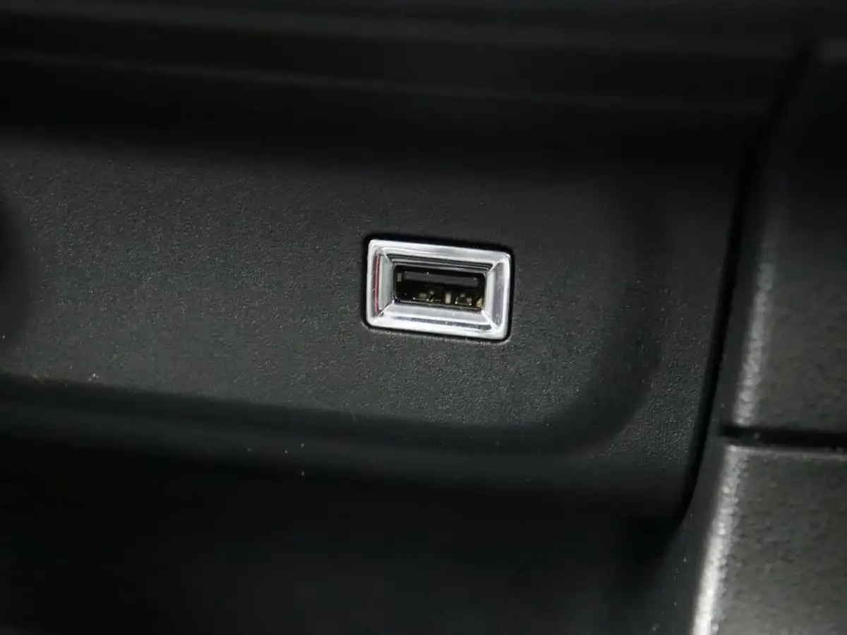 2023-citroen-c3-12-puretech-c-series-edition-83ps-ss-big-46