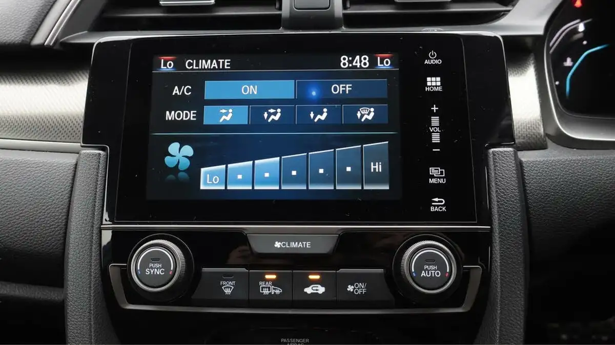 2019-honda-civic-10-vtec-turbo-sr-hatchback-5d-cvt-big-12