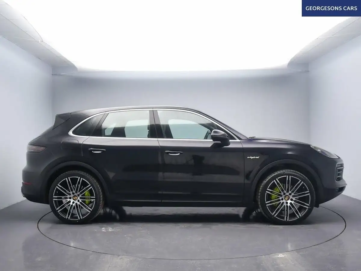 2022-porsche-cayenne-30-v6-e-hybrid-station-wagon-big-6