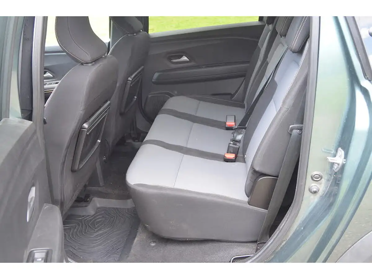 2024-dacia-jogger-16-tce-extreme-big-19