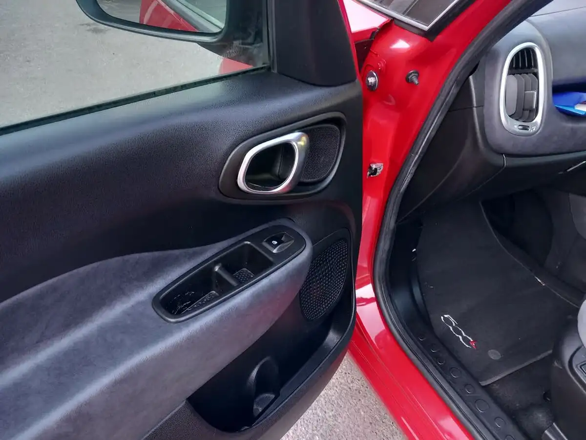 2013-fiat-500l-09-lounge-big-20
