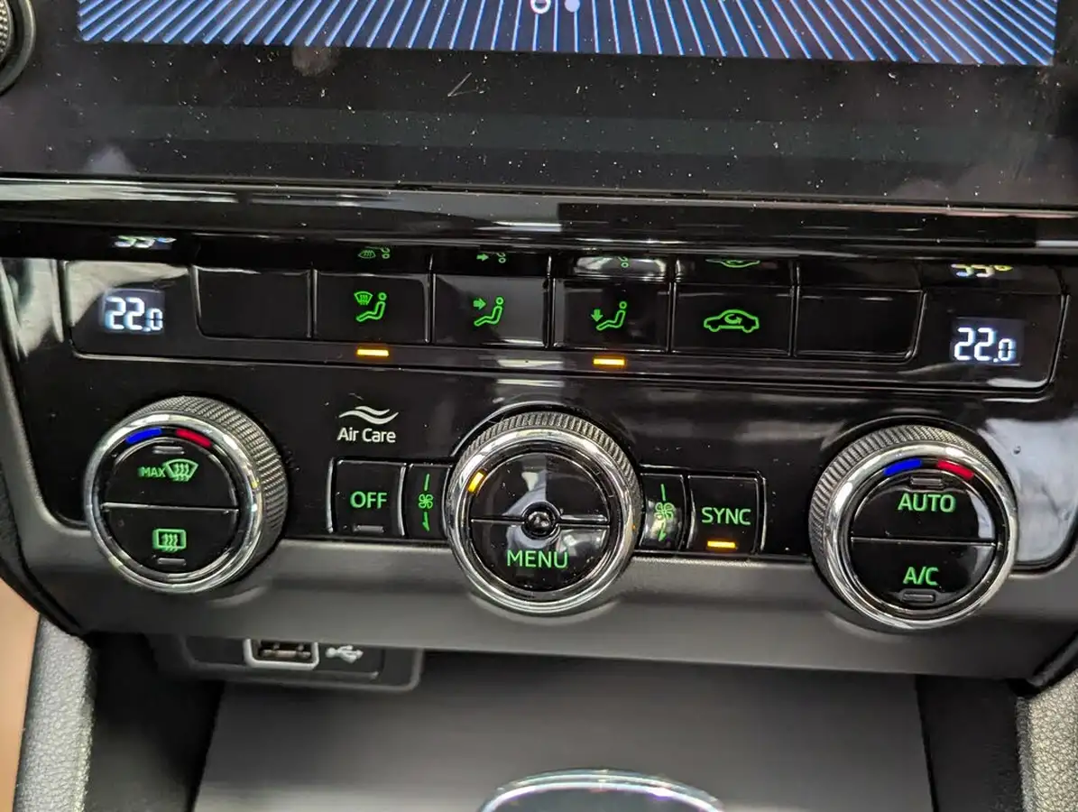 2019-skoda-octavia-15-tsi-se-estate-dsg-big-32