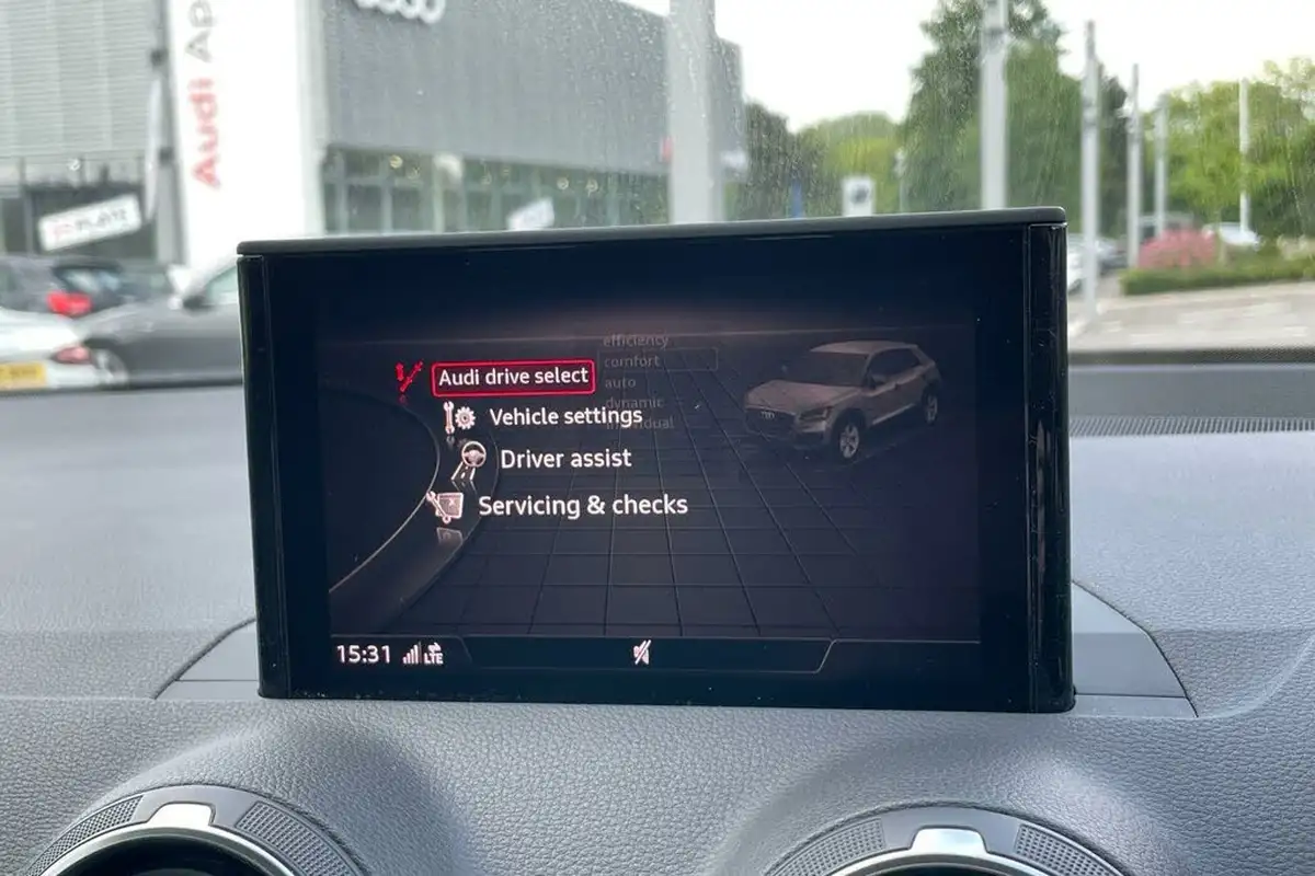 2019-audi-q2-15-35-tfsi-sport-cod-s-tronic-big-22