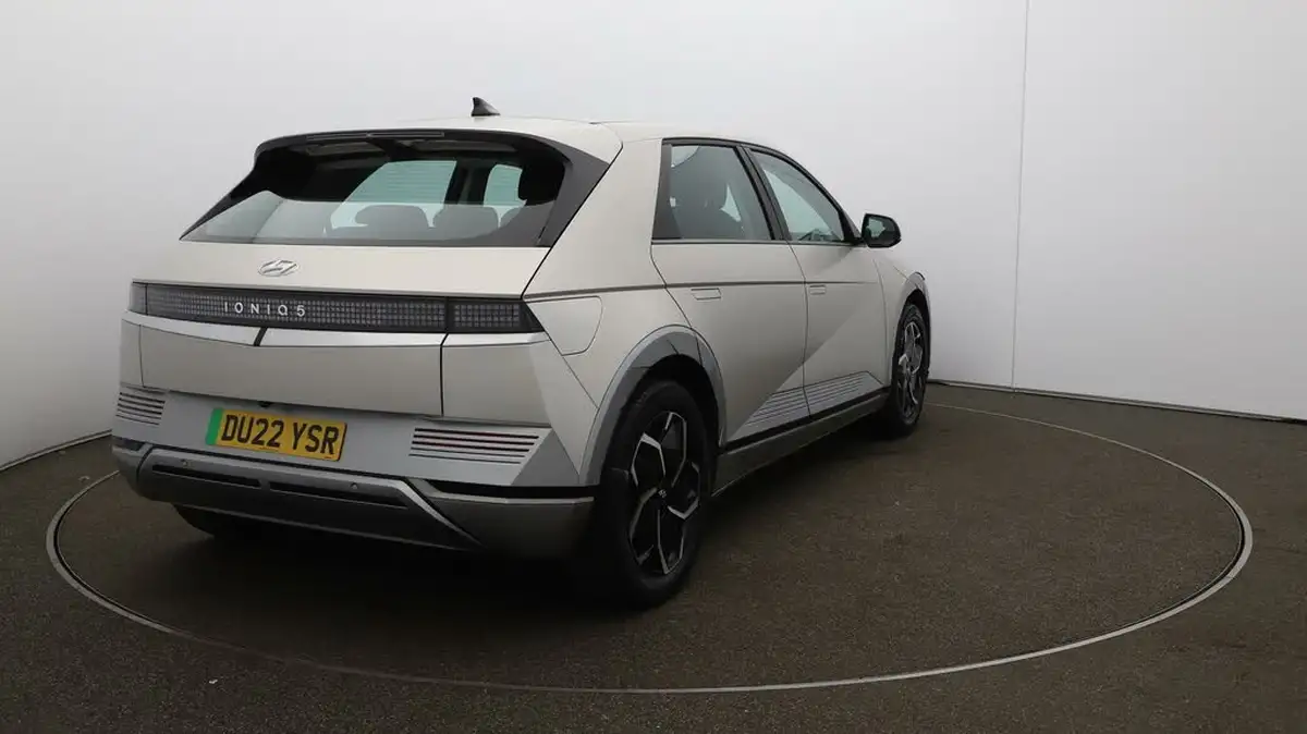2022-hyundai-ioniq-5-e-premium-217ps-73kwh-rwd-big-52