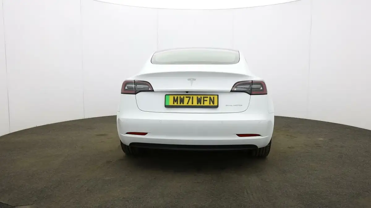 2022-tesla-model-3-e-long-range-big-62