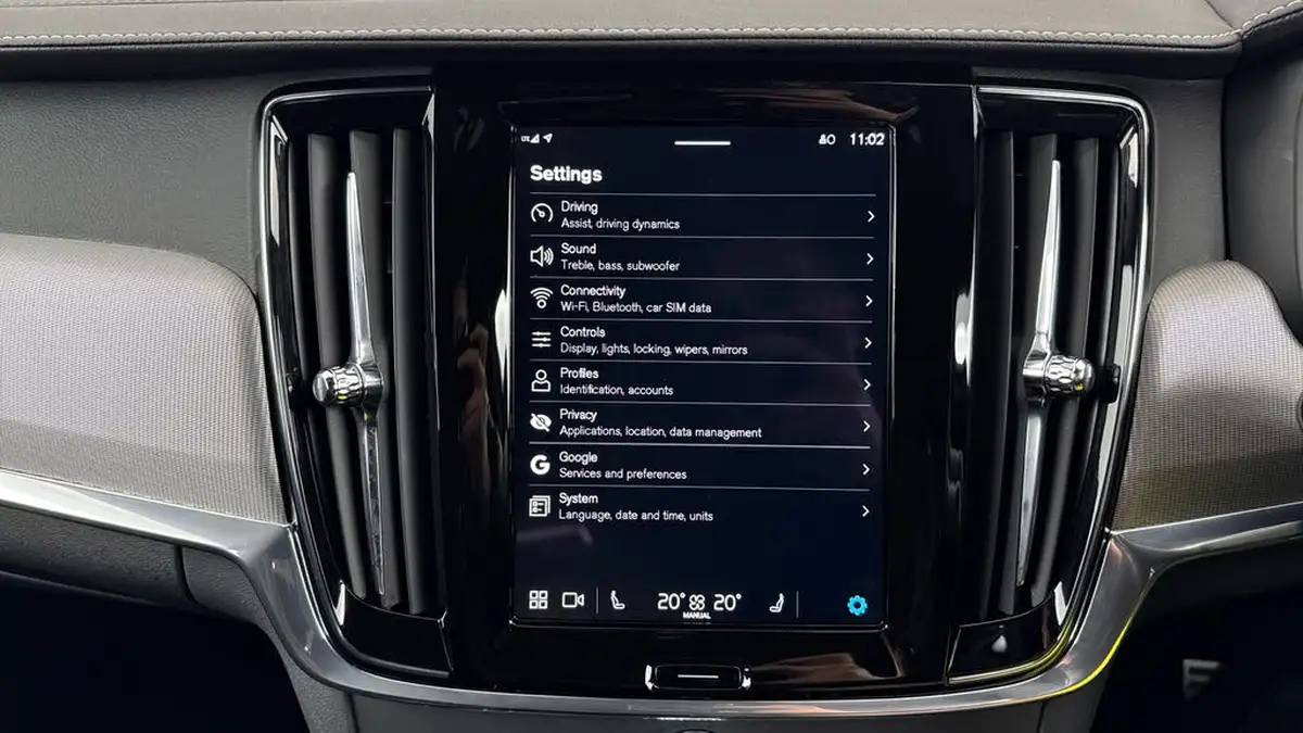 2022-volvo-v90-20-t6-r-design-350bhp-big-16
