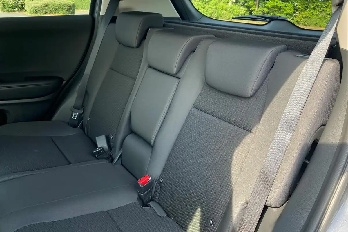 2019-honda-hr-v-15-i-vtec-se-cvt-big-13