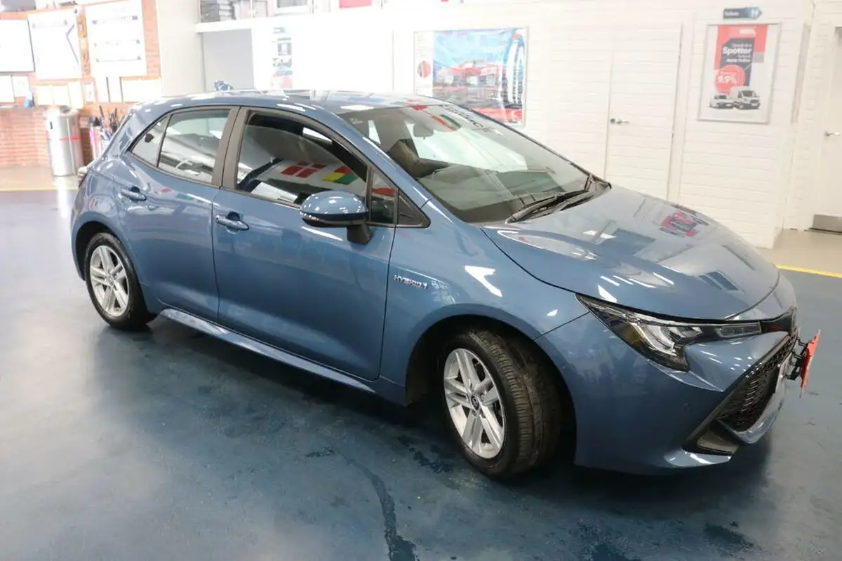 2021-toyota-corolla-18-vvt-i-icon-tech-trk-hatchback-5d-big-1