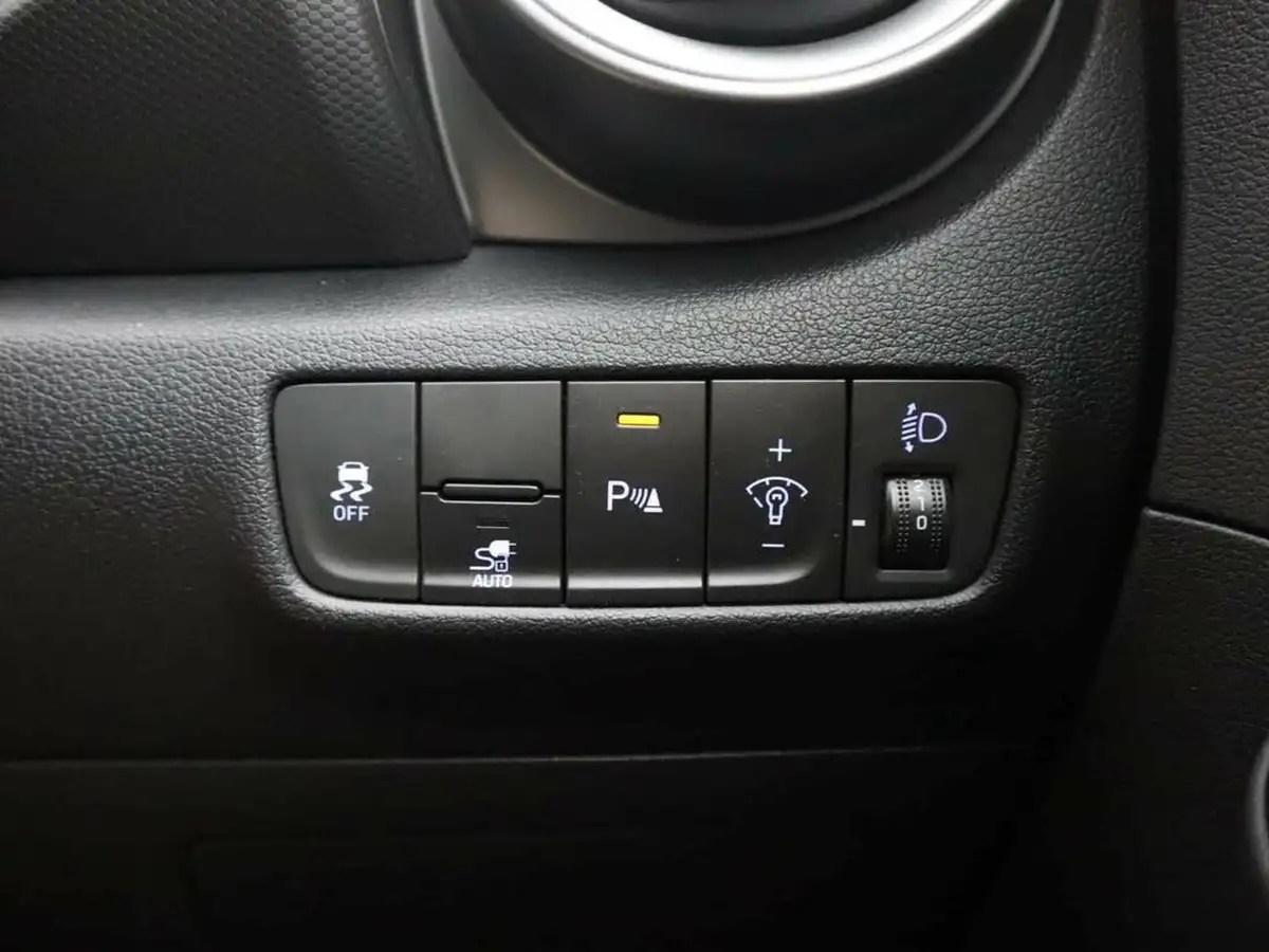 2022-hyundai-kona-e-premium-204ps-64kwh-7kw-obc-big-44