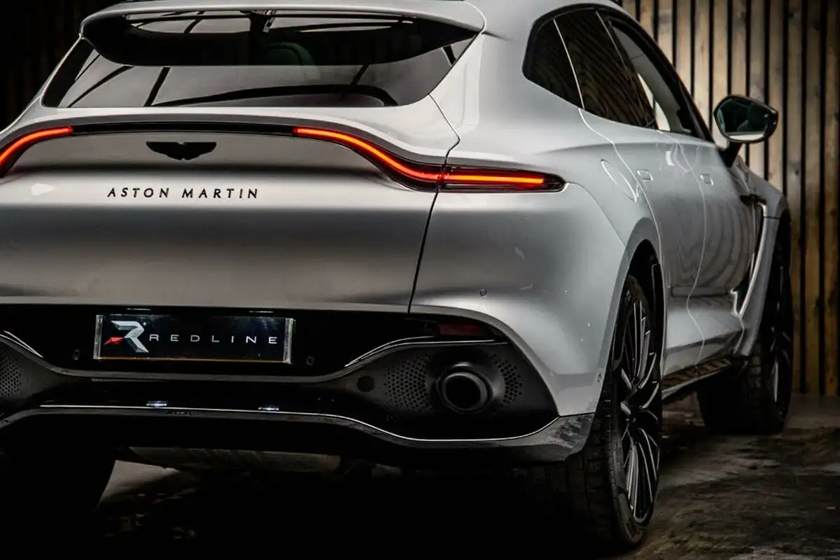 2022-aston-martin-dbx-40-v8-big-20