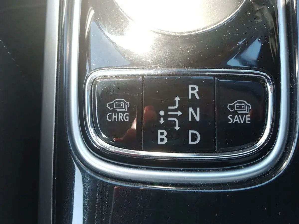 2017-mitsubishi-outlander-20-4hs-phev-5st-big-8