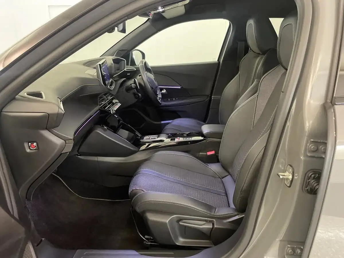 2023-peugeot-2008-suv-big-27