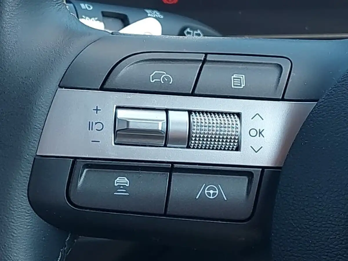 2024-hyundai-kona-e-advance-218ps-65kwh-big-16