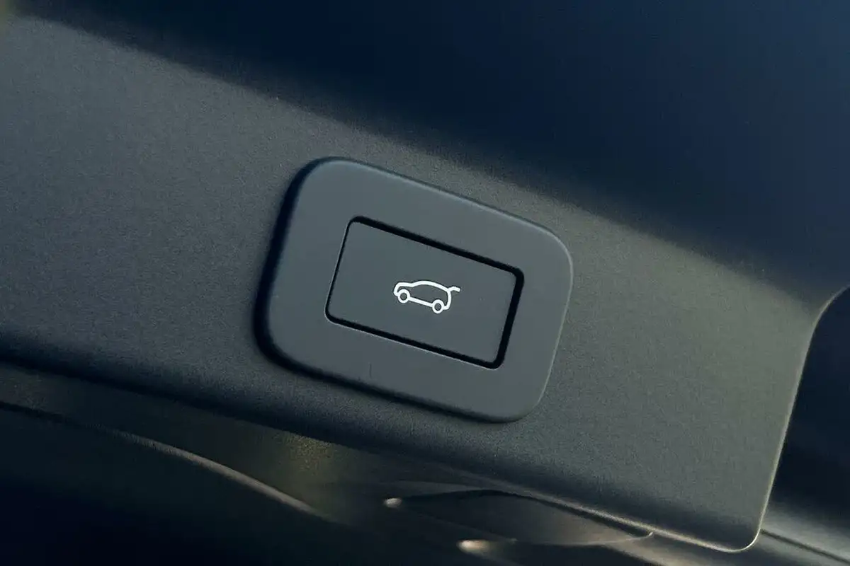 2024-jaguar-f-pace-20-p400e-r-dynamic-hse-black-90th-anniversary-edition-big-29