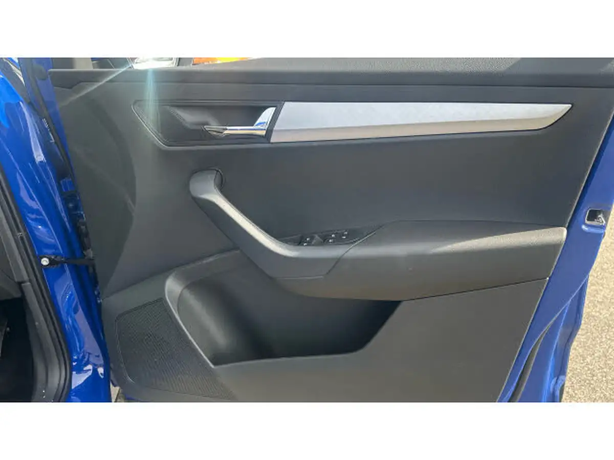 2025-skoda-karoq-10-tsi-se-drive-116ps-big-18