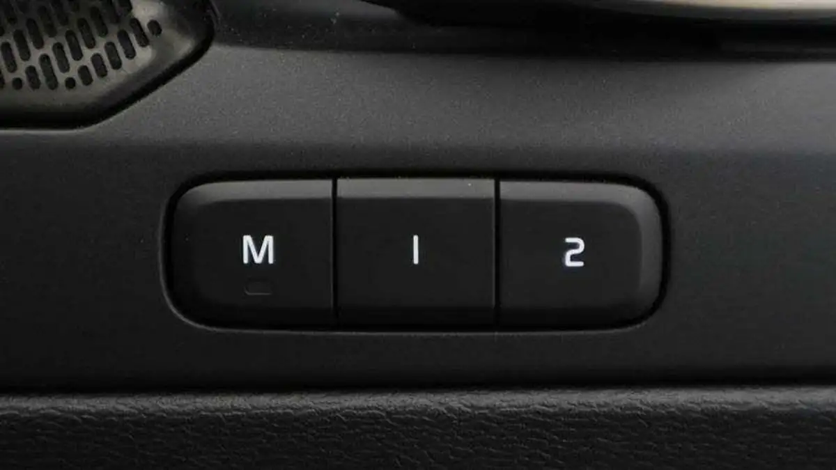 2022-volvo-xc40-20-b4-inscription-awd-big-25