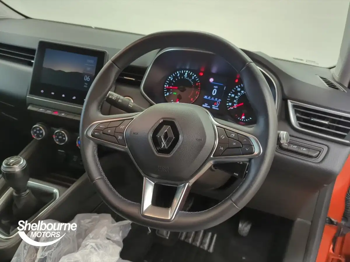 2020-renault-clio-10-sce-iconic-75bhp-big-3