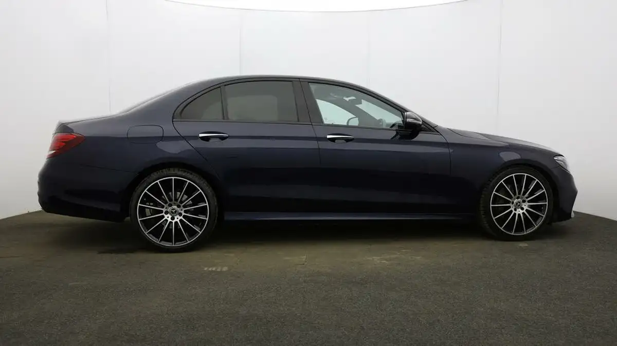 2020-mercedes-benz-e-class-20d-e300d-amg-line-edition-premium-plus-saloon-4d-big-48