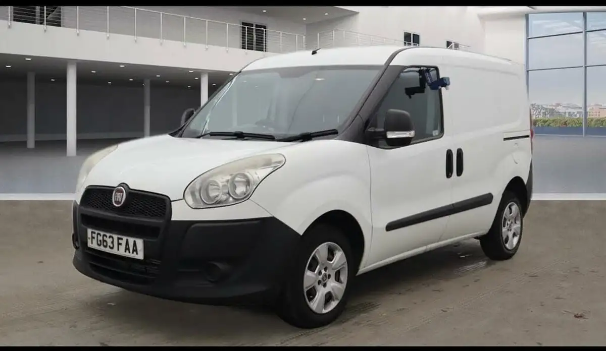 2013-fiat-doblo-cargo-13td-90eu-l1-panel-van-big-0
