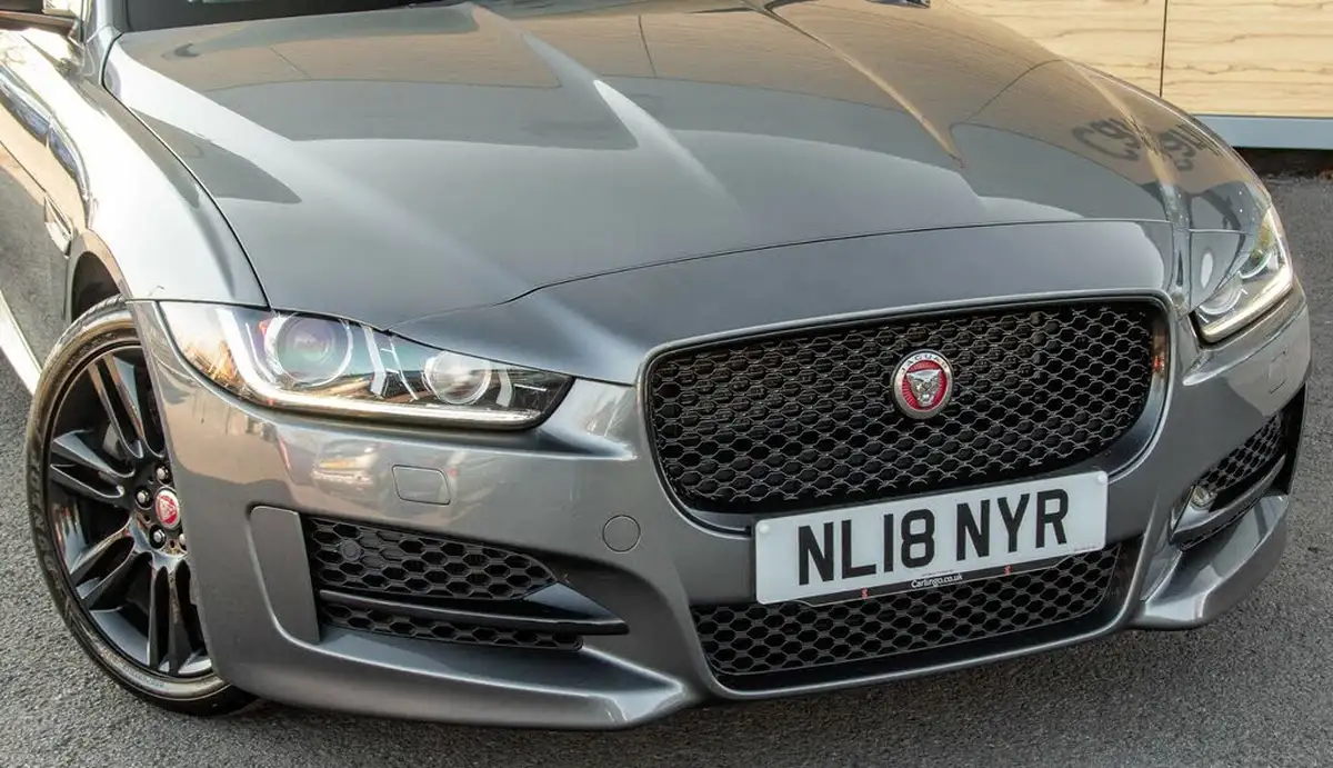 2018-jaguar-xe-20i-r-sport-249ps-awd-1998cc-big-10