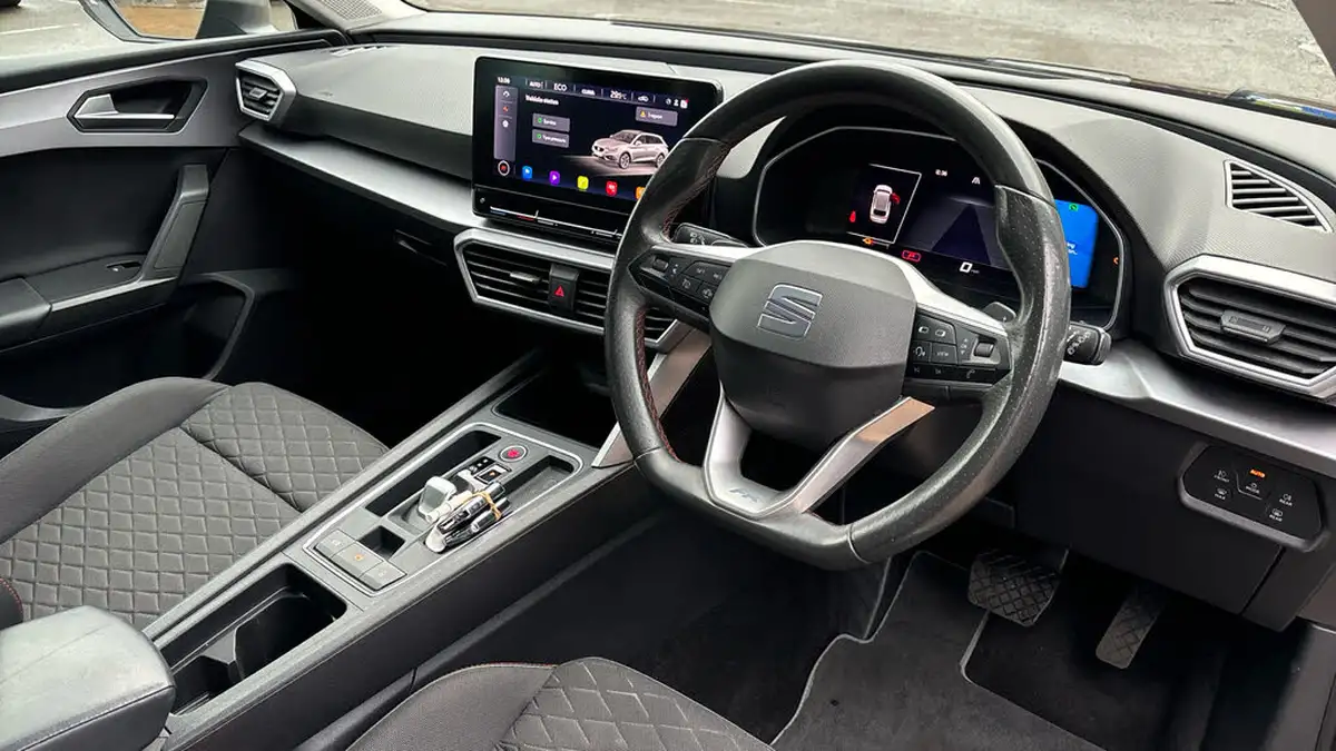 2021-seat-leon-14-e-hybrid-fr-estate-big-16