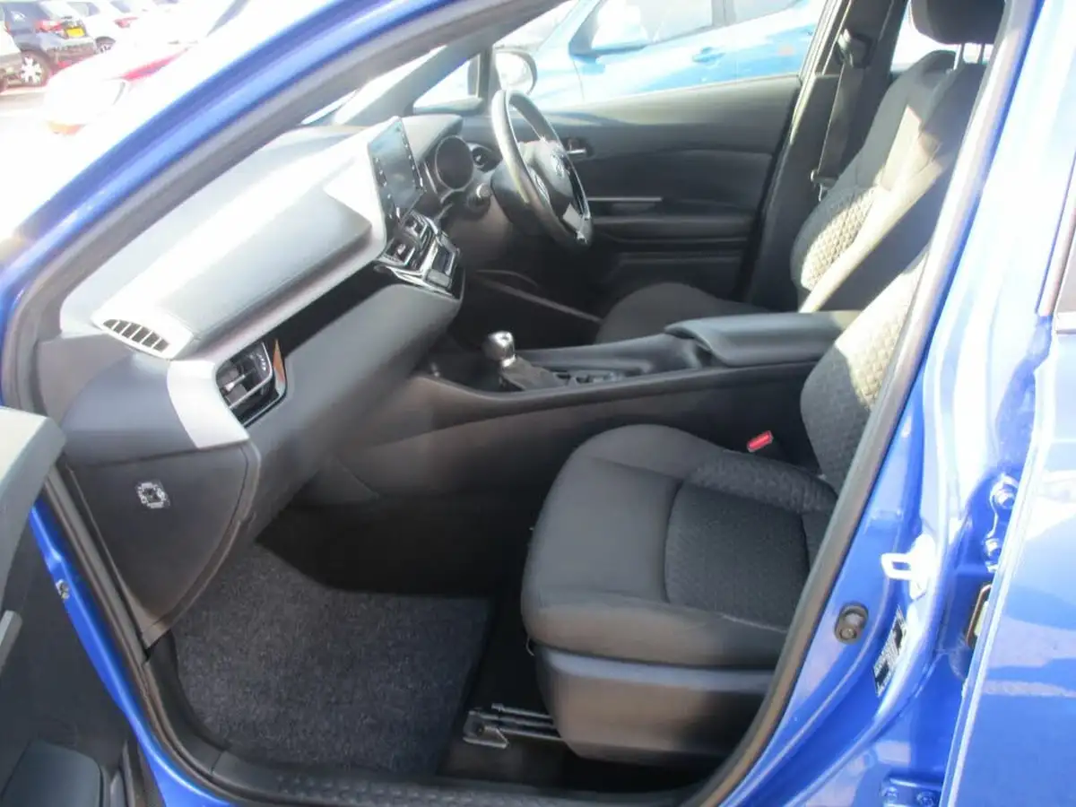 2021-toyota-c-hr-18-vvt-i-icon-big-5