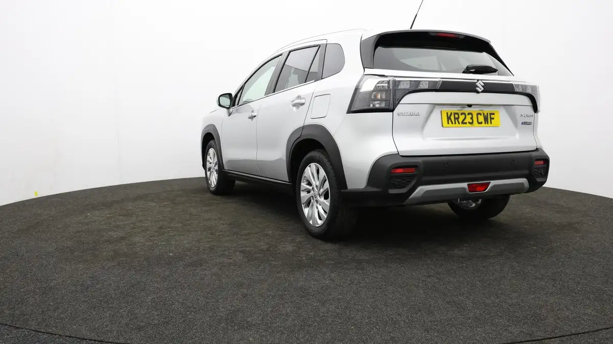 2023-suzuki-s-cross-15-motion-big-70