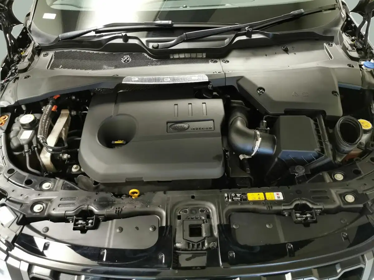 2022-land-rover-range-rover-evoque-15-p300e-r-dynamic-s-big-30