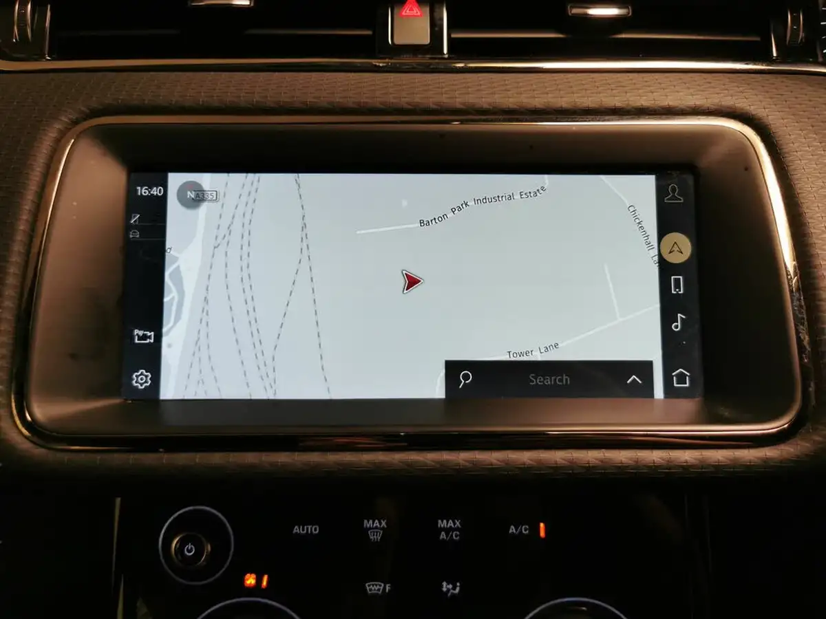 2022-land-rover-range-rover-evoque-15-p300e-r-dynamic-s-big-7