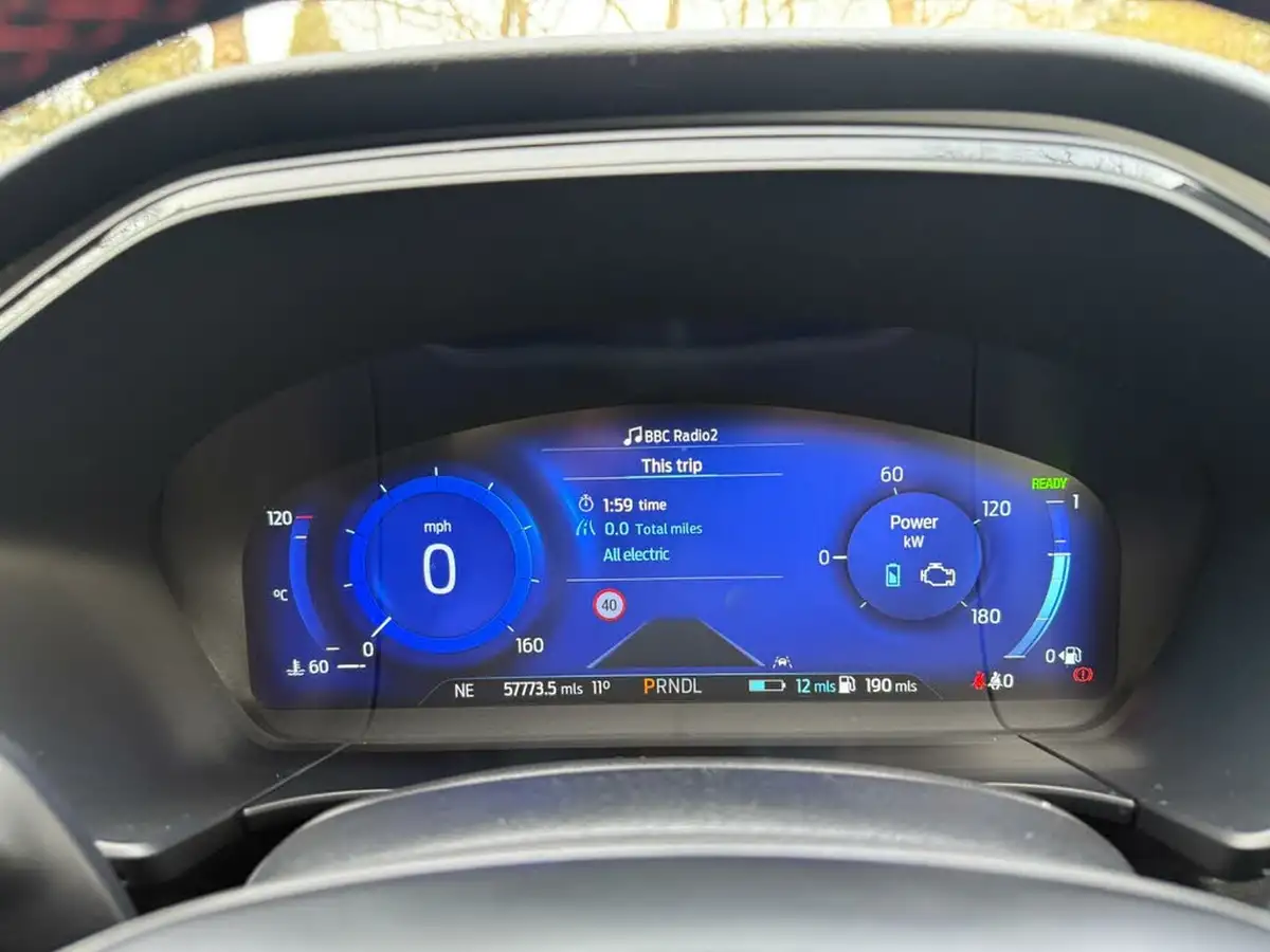 2021-ford-kuga-25t-st-line-x-edition-225ps-phev-big-20