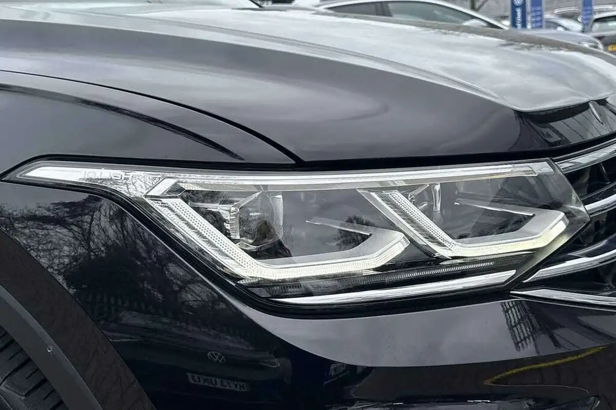2022-volkswagen-tiguan-15-tsi-elegance-big-17