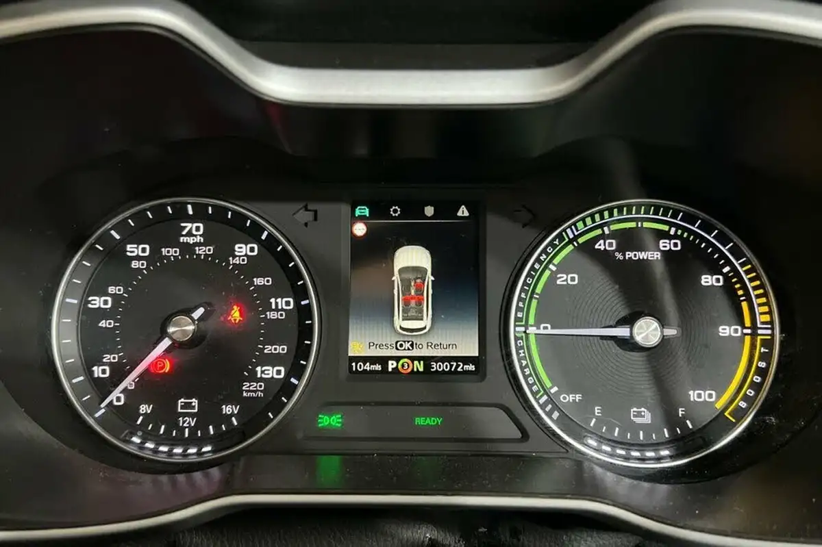 2020-mg-zs-suv-e-exclusive-ev-big-9