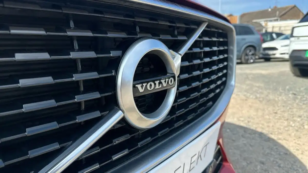 2019-volvo-xc60-20td-b4-r-design-big-34