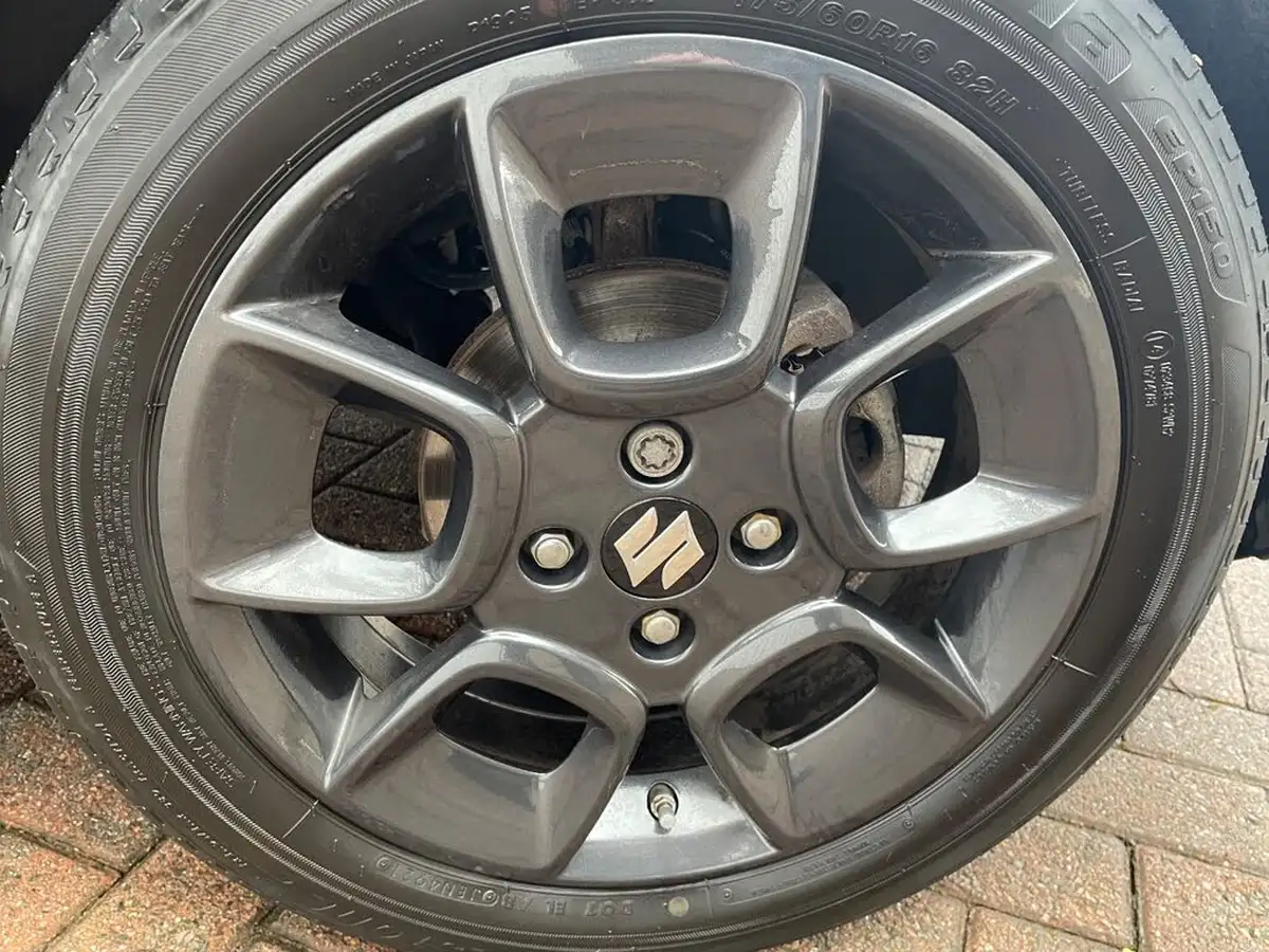 2022-suzuki-ignis-12-dualjet-sz5-big-3