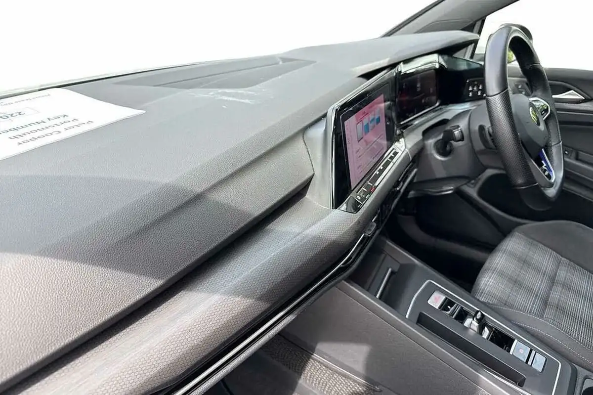2021-volkswagen-golf-14-tsi-gte-big-1