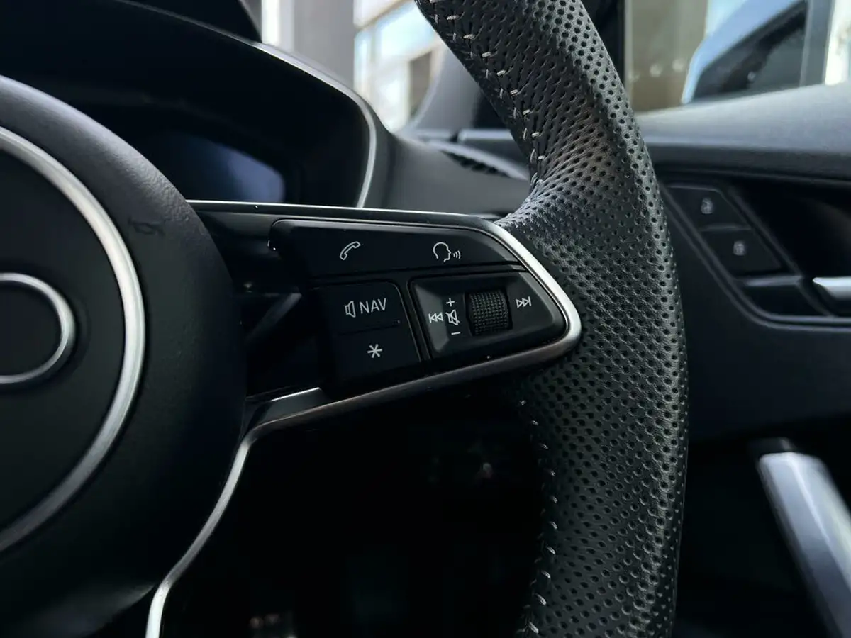 2023-audi-tt-coupe-20-40-tfsi-black-edition-big-17