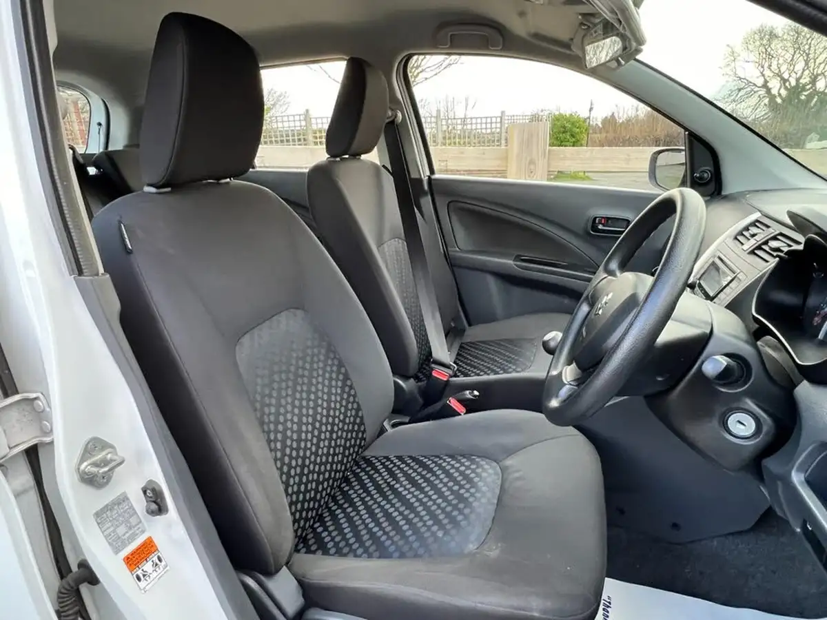 2016-suzuki-celerio-10-sz2-big-5