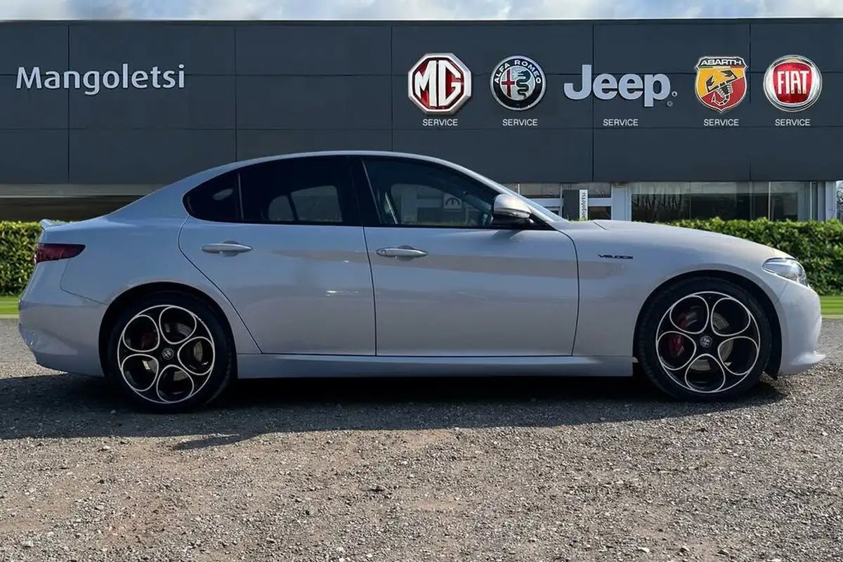 2021-alfa-romeo-giulia-20-veloce-276bhp-big-4