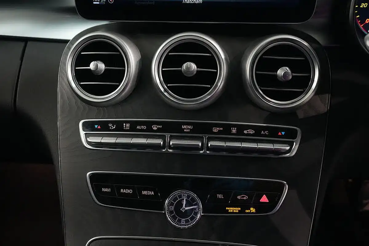 2021-mercedes-benz-c-class-20-c300e-amg-line-night-edition-premium-estate-5d-big-35