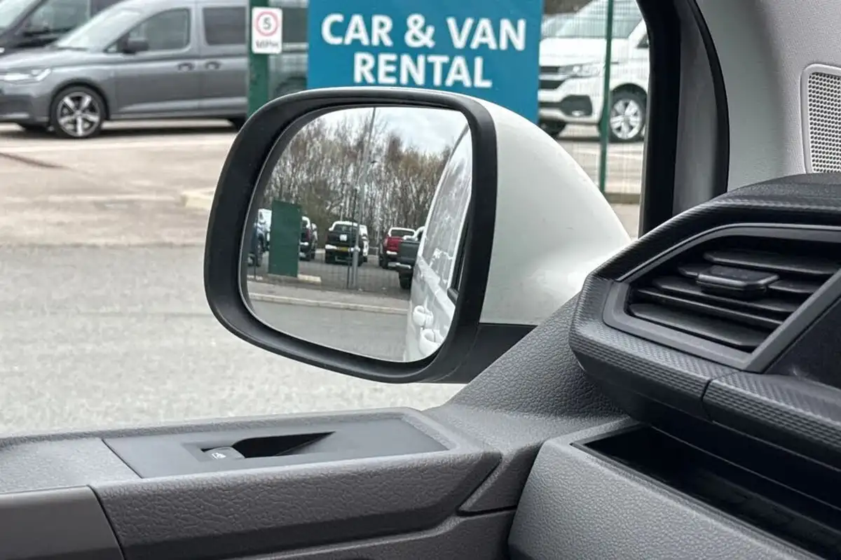 2024-volkswagen-transporter-big-46