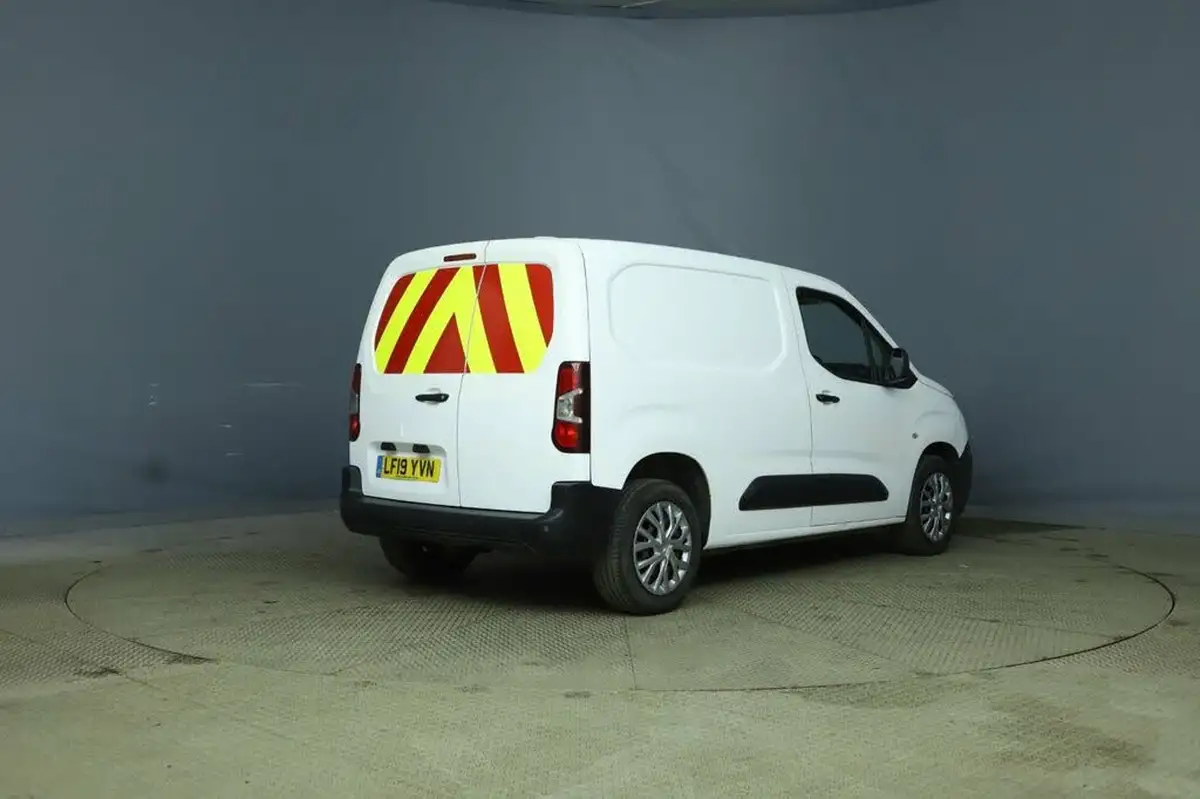 2019-citroen-berlingo-16bluehdi-1000-enterprise-big-5