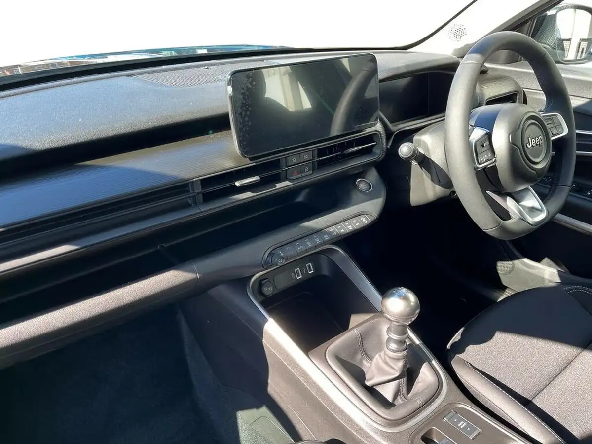 2024-jeep-avenger-12-gse-altitude-big-6