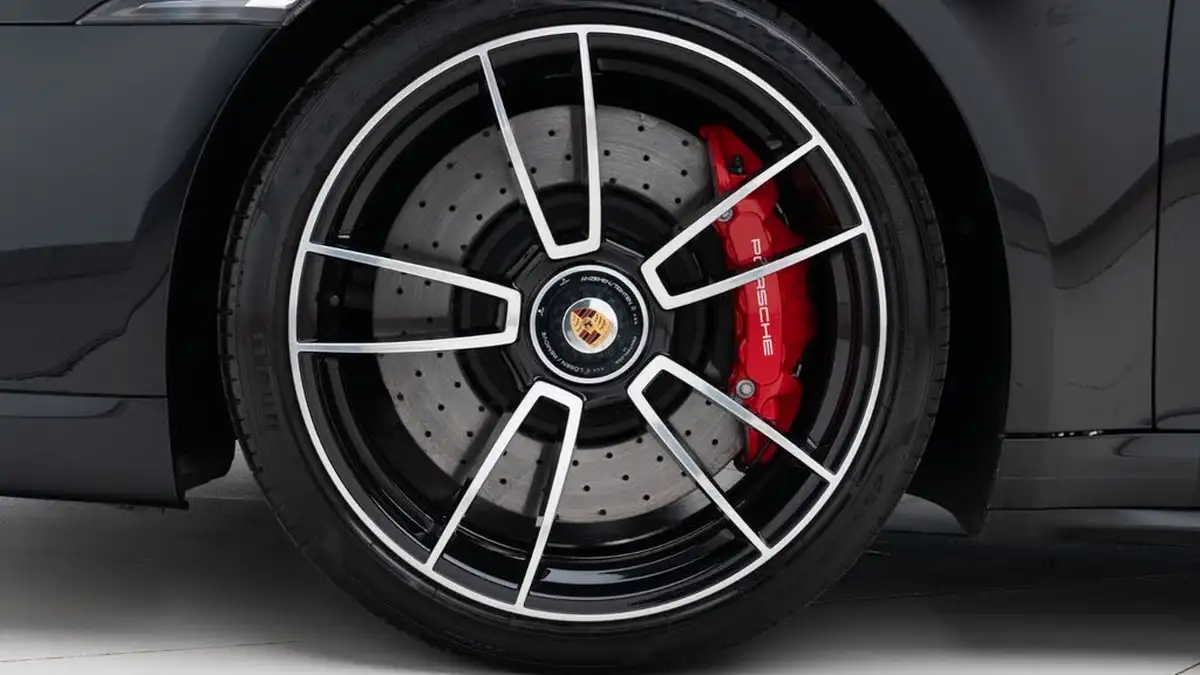 2024-porsche-911-38-turbo-cabriolet-big-29