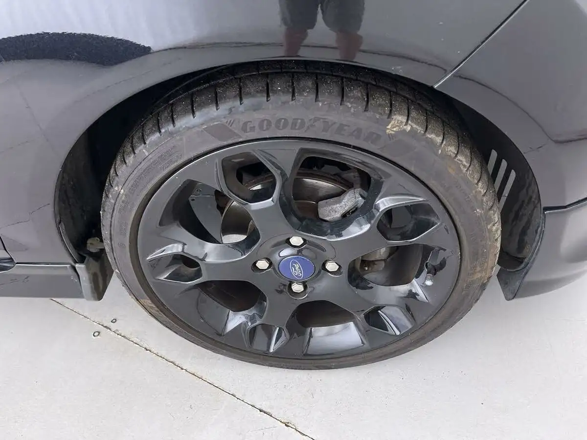 2012-ford-fiesta-16-metal-big-15