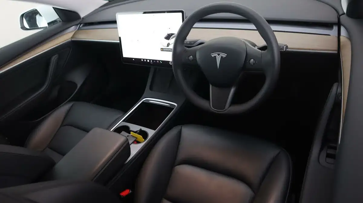 2021-tesla-model-3-e-standard-plus-big-9