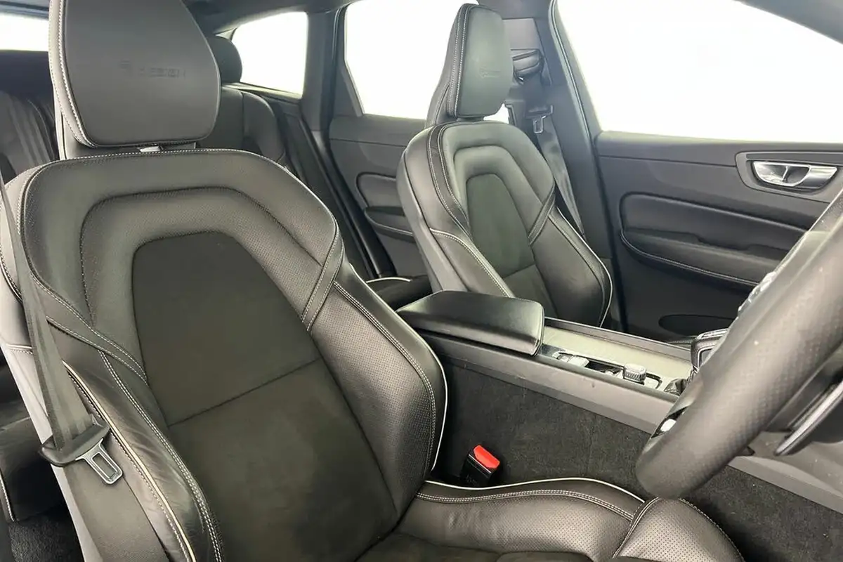 2018-volvo-xc60-20td-d4-r-design-4x4-geartronic-big-31