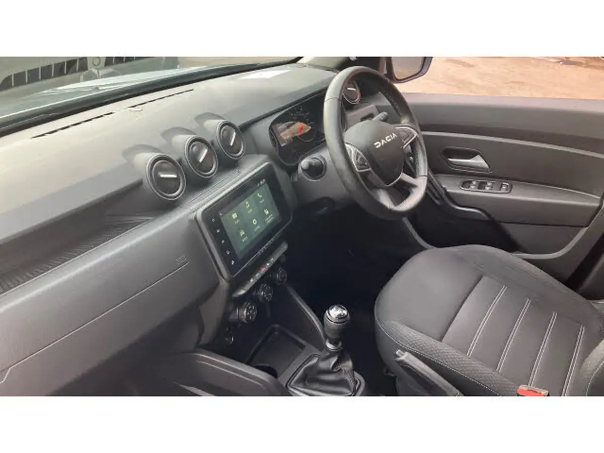 2023-dacia-duster-15dci-expression-115hpeu6d-4x2-window-van-big-8
