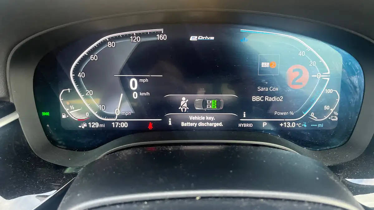 2022-bmw-5-series-20-530e-m-sport-saloon-4d-big-15